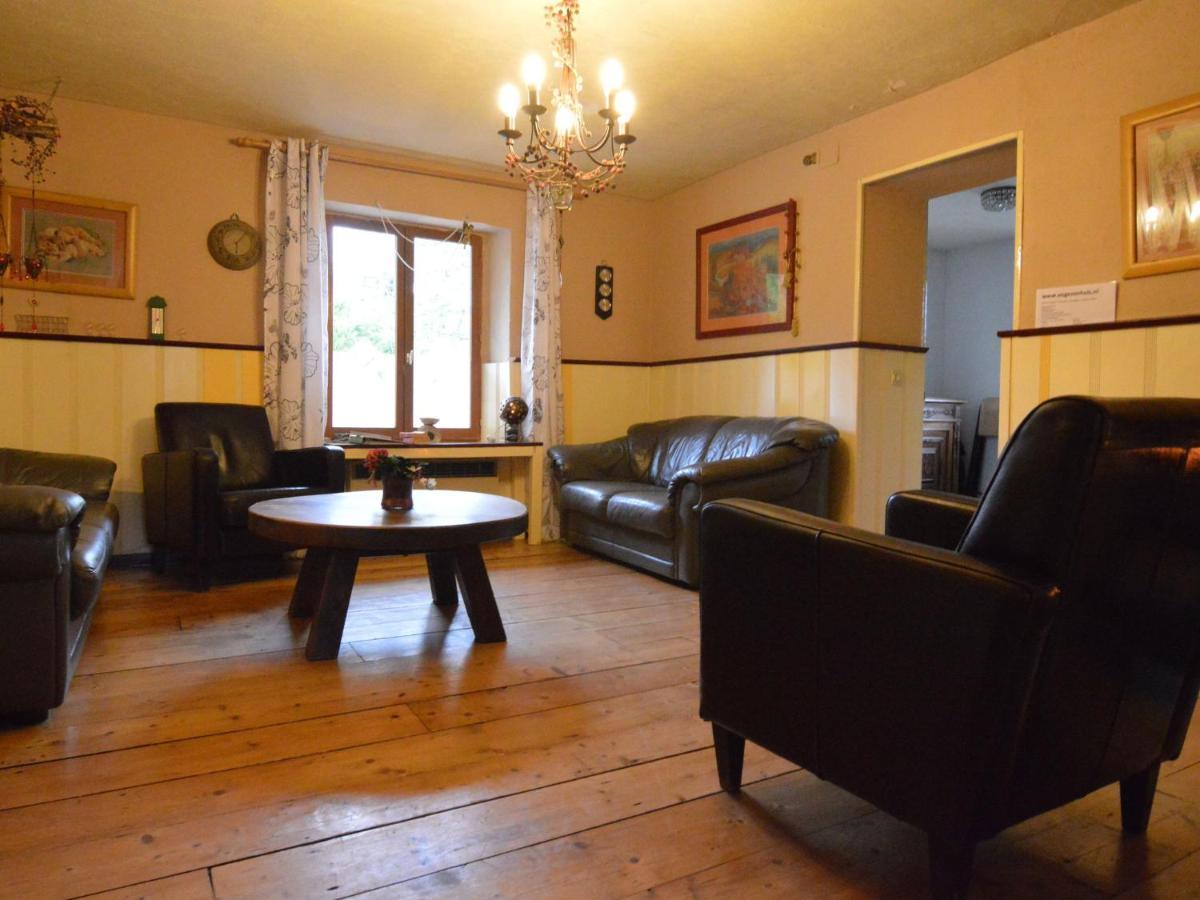 Spacious Holiday Home With Sauna In Celles Sur Plaine Эгишем Номер фото